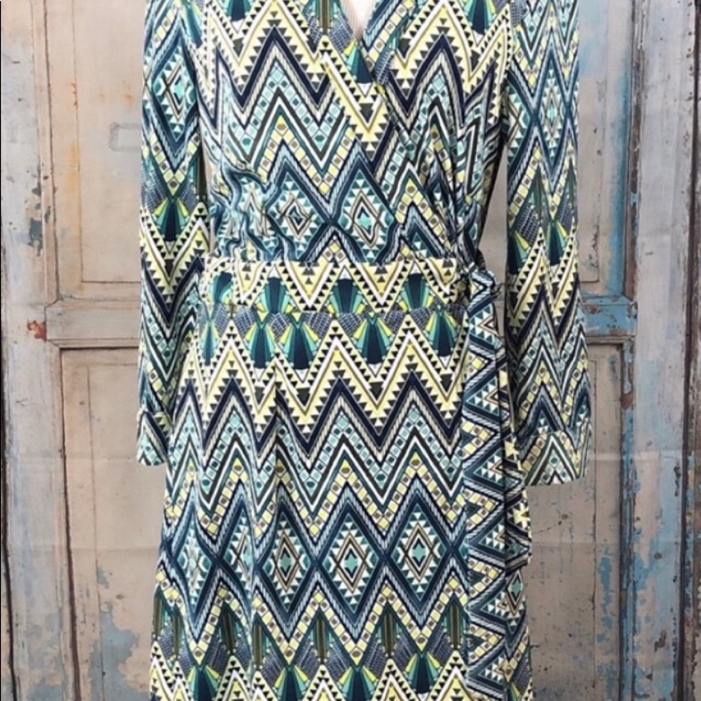 Patterned Aryeh Wrap Dress - Picture 8 of 8